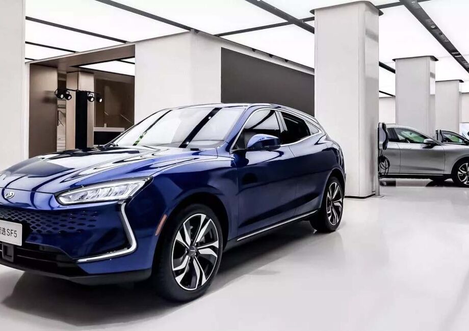 Seres-SF5-2021-official-showroom-huawei