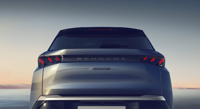 Peugeot e-5008 7-seater electric SUV